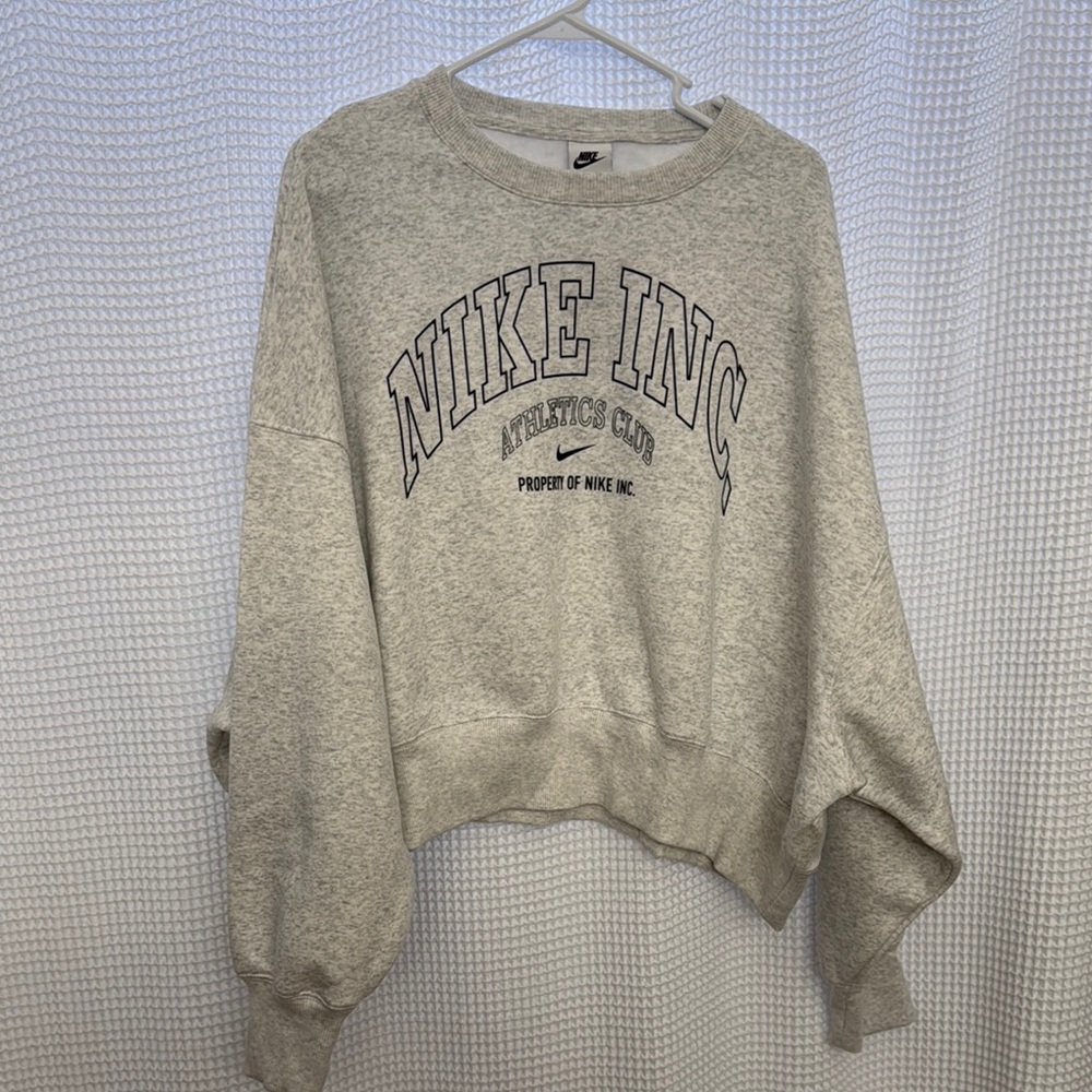 Nike sweatshirt